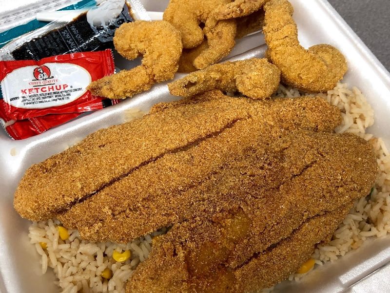 Mama Seafood food